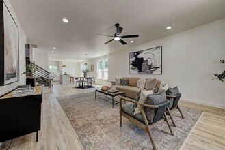 1731 NW 37th St in Oklahoma City, OK - Foto de edificio - Building Photo