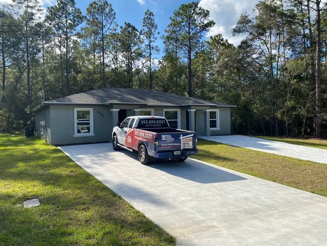 8946 N Mendoza Way in Citrus Springs, FL - Building Photo - Building Photo