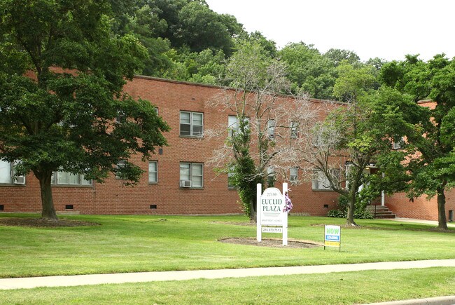 Euclid Plaza in Euclid, OH - Building Photo - Building Photo