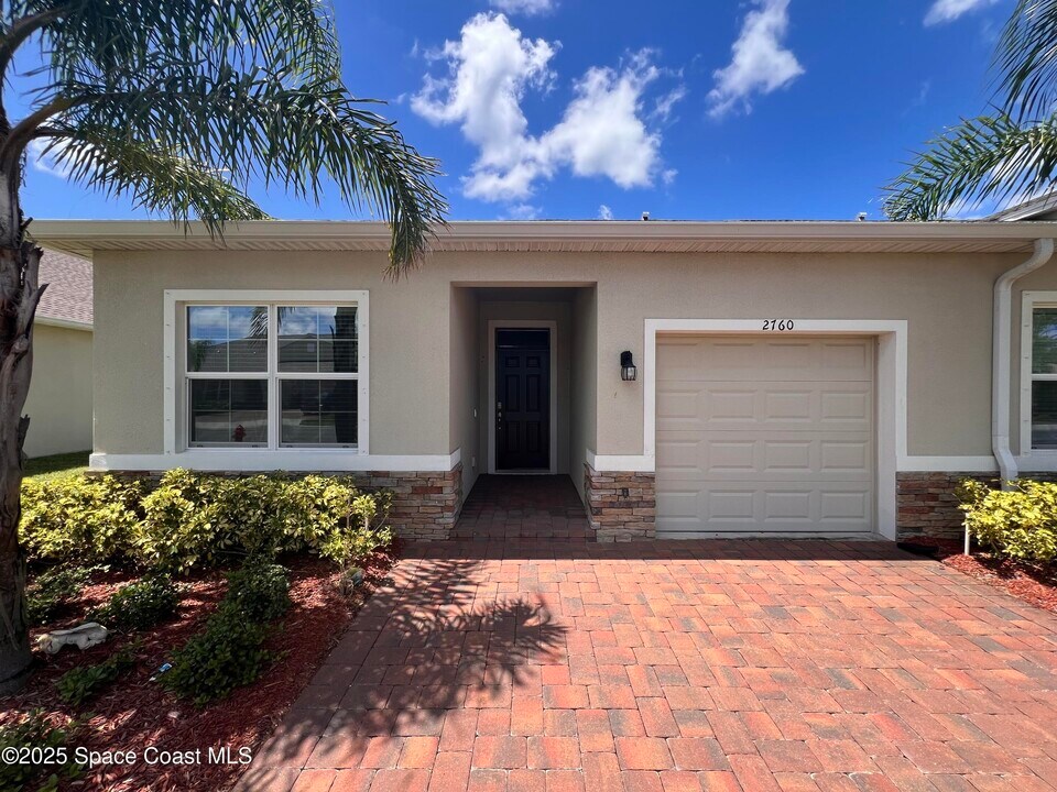 2760 Ben Hogan Ct in Melbourne, FL - Building Photo