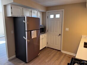 123 Montowese St-Unit -C in Branford, CT - Building Photo - Building Photo