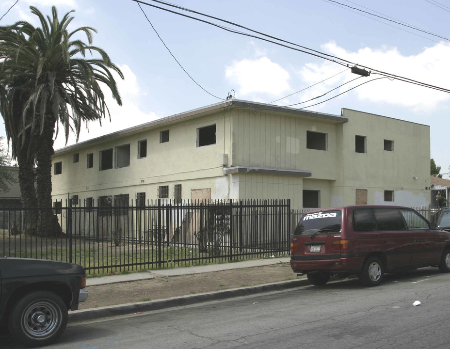 1416 W 105th St in Los Angeles, CA - Building Photo