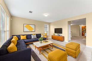 12055 Main Oak St in Houston, TX - Building Photo