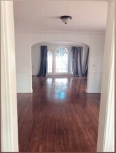 1076 S Redondo Blvd in Los Angeles, CA - Building Photo - Building Photo