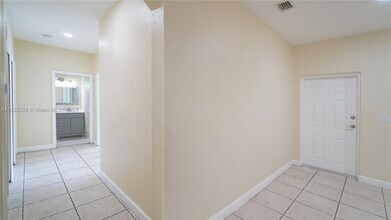 1535 SE 26th St in Homestead, FL - Building Photo - Building Photo