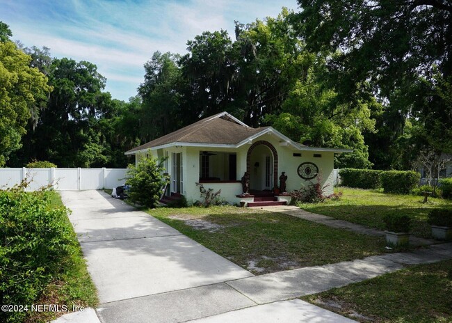 6601 Oakwood St in Jacksonville, FL - Foto de edificio - Building Photo