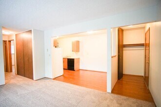 2130 NE Clackamas St in Portland, OR - Building Photo - Building Photo