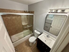 846 Carlson Blvd in Richmond, CA - Building Photo - Building Photo