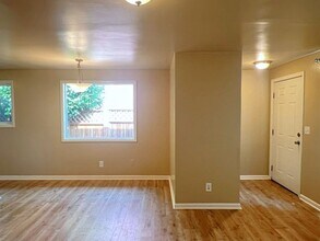 2515-2517-2517 Lee St SE in Salem, OR - Building Photo - Building Photo