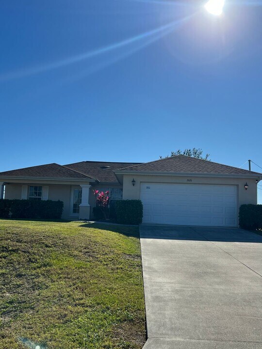 2620 NW 25th St in Cape Coral, FL - Building Photo
