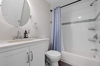 110 Chelsea St in Boston, MA - Building Photo - Building Photo