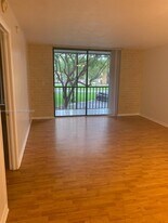 8520 SW 133rd Avenue Rd in Miami, FL - Building Photo