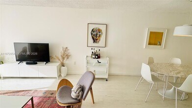 1775 Washington Ave in Miami Beach, FL - Building Photo - Building Photo