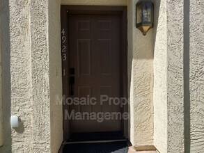 4923 E Hazel Dr in Phoenix, AZ - Building Photo - Building Photo