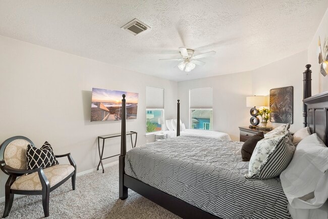 8615 Discus Dr in Humble, TX - Foto de edificio - Building Photo