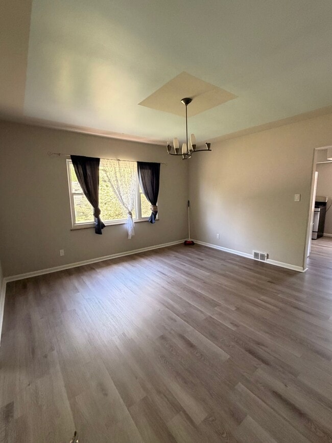 554-556 Madera Ave