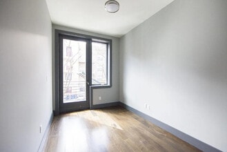 123-127 Boerum St in Brooklyn, NY - Building Photo - Building Photo