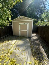 345 N Todd St in Visalia, CA - Building Photo - Building Photo