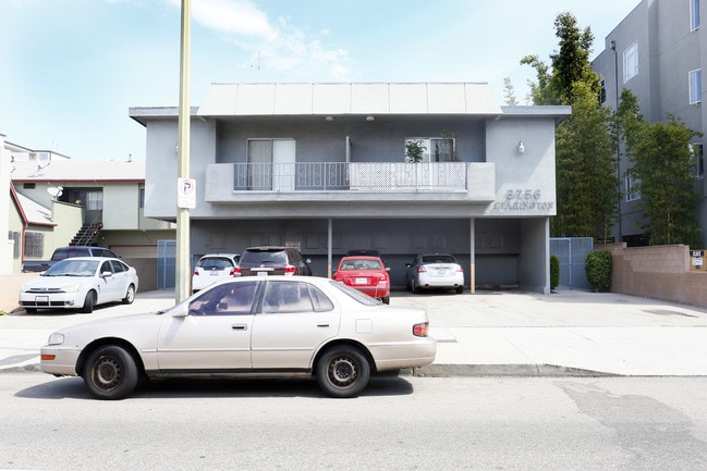 3756 Clarington Ave in Los Angeles, CA - Foto de edificio - Building Photo