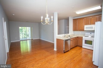 226 Breeders Cup Dr in Cherry Hill Township, NJ - Building Photo - Building Photo