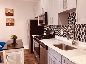 5824 Colorado Ave NW, Unit 3 in Washington, DC - Building Photo - Building Photo