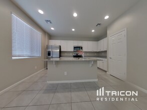 8626 E Peralta Ave in Mesa, AZ - Building Photo - Building Photo