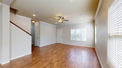 106 Richards St, Unit 301 in College Station, TX - Building Photo - Building Photo