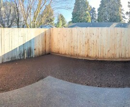 19524 SW Treehouse Ln in Beaverton, OR - Foto de edificio - Building Photo