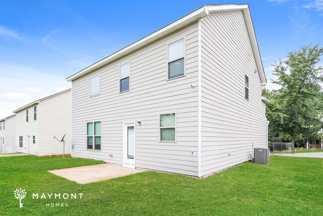 236 Bandelier Cir in Hampton, GA - Building Photo - Building Photo