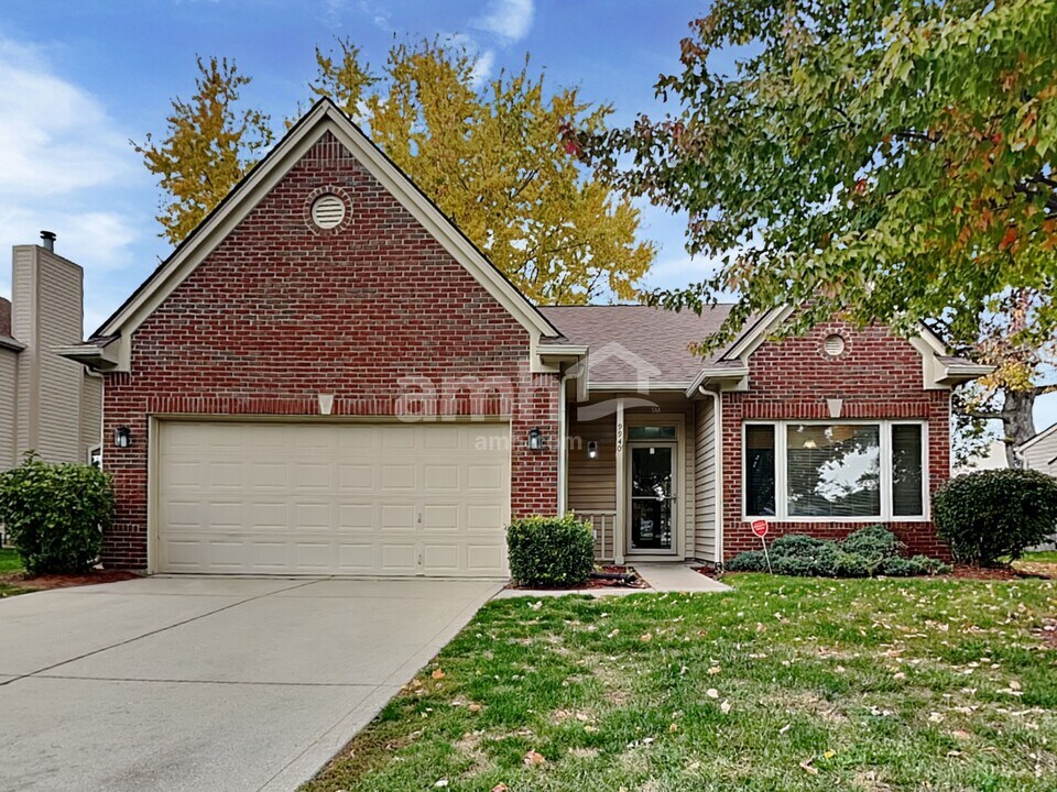 9940 Wellcroft Ln in Indianapolis, IN - Foto de edificio