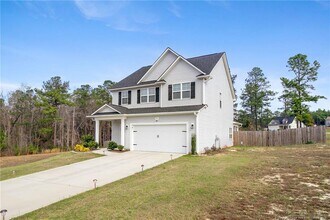 50 Basswood Ct in Spring Lake, NC - Building Photo - Building Photo