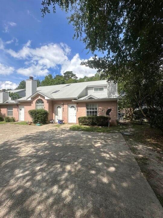 2470 Nugget Ln in Tallahassee, FL - Foto de edificio