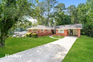 3393 Woods Dr in Decatur, GA - Building Photo