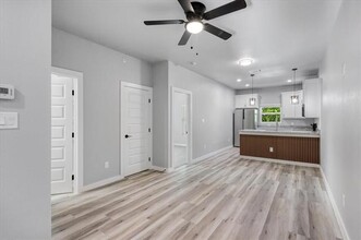 1305 Mill St in Gainesville, TX - Building Photo - Building Photo