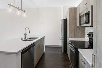 2420 E Capitol Dr in Shorewood, WI - Building Photo - Building Photo