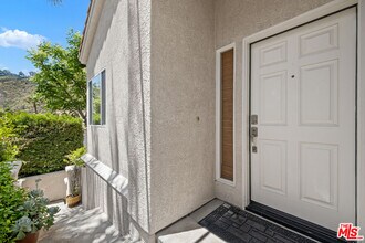682 Palisades Dr in Los Angeles, CA - Building Photo - Building Photo