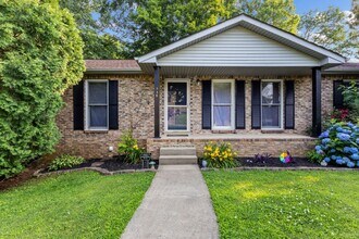 336 Andrew Dr in Clarksville, TN - Building Photo - Building Photo