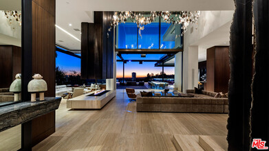 1313 Collingwood Pl in Los Angeles, CA - Building Photo - Building Photo