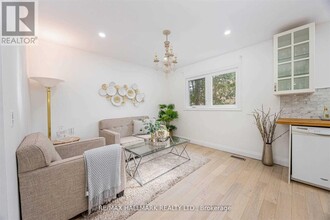 131 Cottonwood Ct in Markham, ON - Building Photo - Building Photo