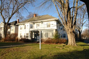 252 South St in Pittsfield, MA - Building Photo