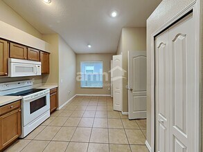 8125 Alamosa Wood Ave in Ruskin, FL - Building Photo - Building Photo