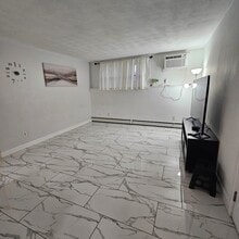 1129 N Shore Rd in Revere, MA - Building Photo - Building Photo