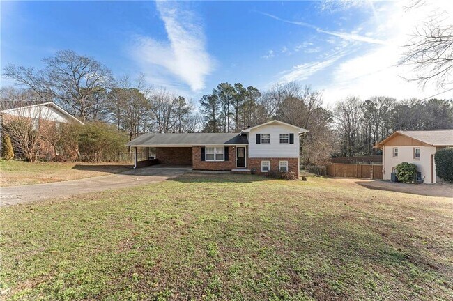 320 Crossville Ct in Roswell, GA - Building Photo - Building Photo