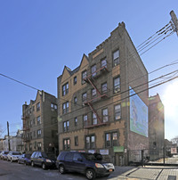 104-18 42nd Ave in Corona, NY - Foto de edificio - Building Photo