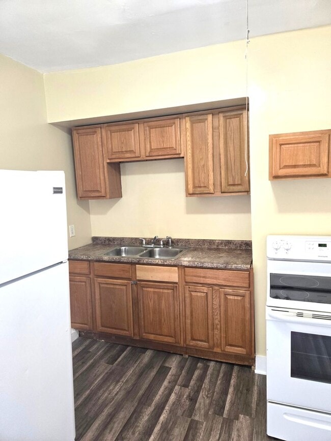 79 Wesleyan Ave in Providence, RI - Foto de edificio - Building Photo