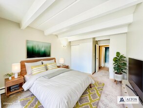 4801 E 9th Ave in Denver, CO - Foto de edificio - Building Photo