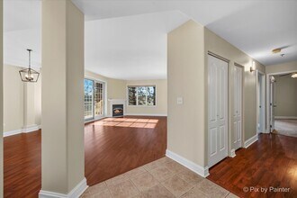 543 N Hough St in Barrington, IL - Building Photo - Building Photo