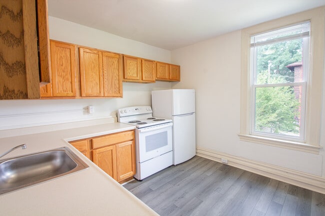 315 South Ave, Unit 2 in Pittsburgh, PA - Building Photo - Building Photo