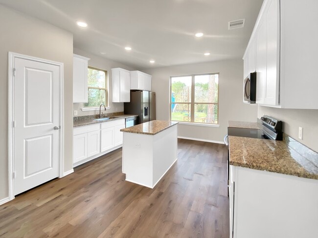 property at 807 Comanche Bend