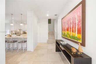 8600 SW 139th Ter in Palmetto Bay, FL - Building Photo - Building Photo